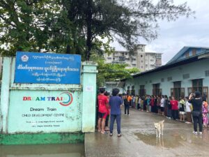 ミャンマーのDream Train