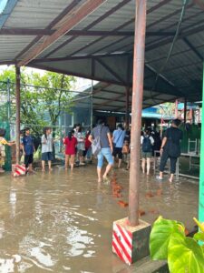 ミャンマー Dream Train