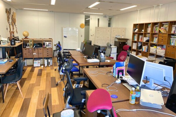 column_hara_office_1